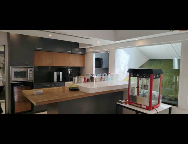 1,059M² OFFICE FOR SALE IN ILLOVO